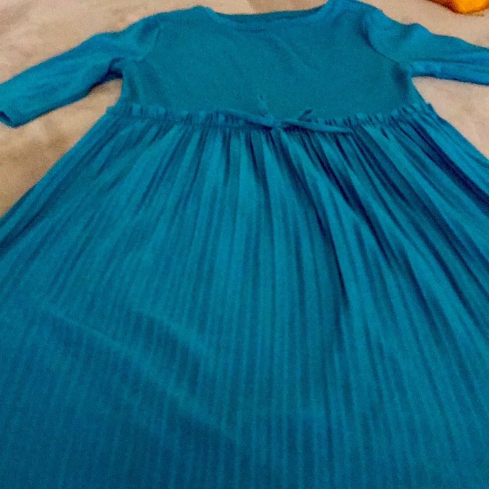 Beautiful casual dress to wear anytime, to school or for mom and daughter day.